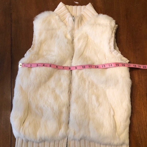White House black market RABBIT FUR VEST - Picture 4 of 8